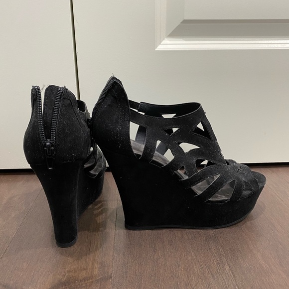 Madden Girl Wedge Heels - Picture 2 of 3